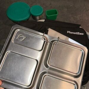 Planet box, Launch style stainless steel lunch box + lunch bag